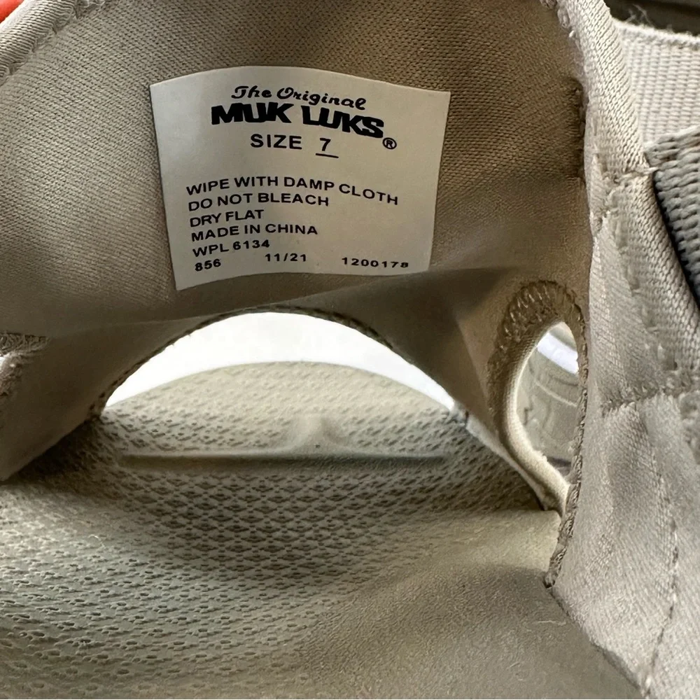 Muk Luks Boardwalk Parade Sandal Clay 7 Gray